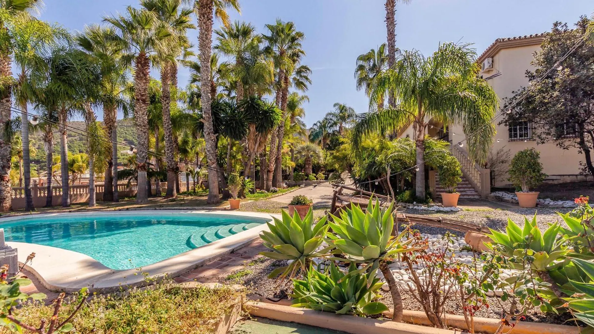 Beautiful Home In Alhaurin De La Torre 0*,