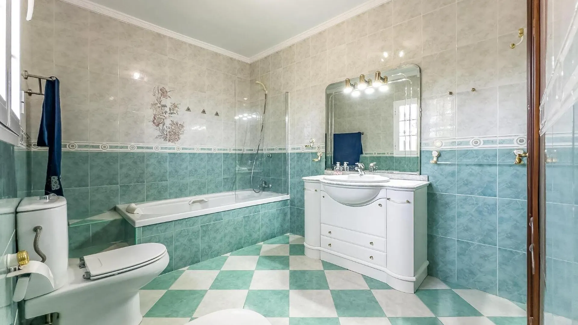 Beautiful Home In Alhaurin De La Torre 0*,