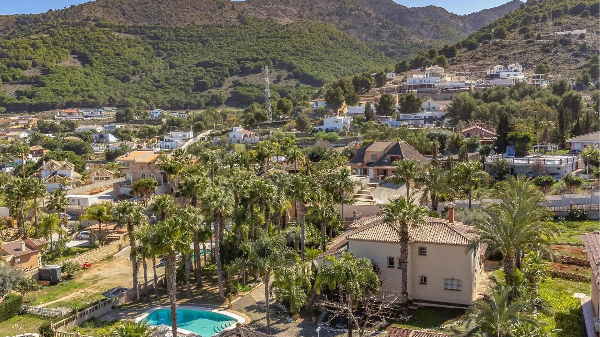Beautiful Home In Alhaurín de la Torre