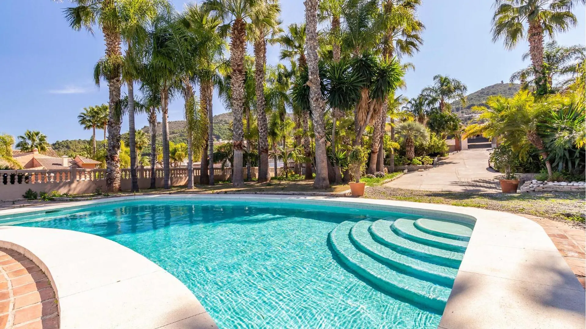 Beautiful Home In Alhaurín de la Torre